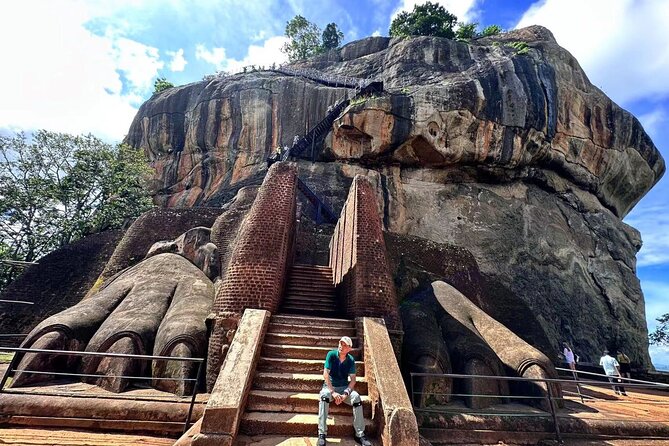 Private Sigiriya and Traditional Village Day Tour - Tour Highlights