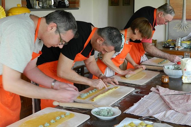 Private Tuscany Cooking Lessons With a Professional Chef - Key Points