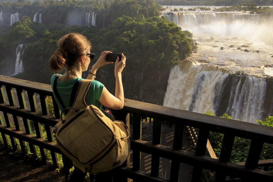 Puerto Iguazú Combo: Iguazu Falls 2 Day Tours + Transfers - Key Points