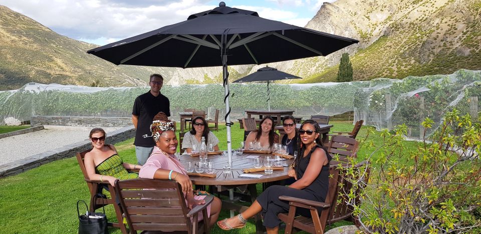 Queenstown & Gibbston Valley Wine Hopper Bus - Key Points