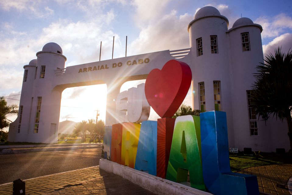 Rio: Arraial Do Cabo Trip With Boat Tour With Lunch - Key Points