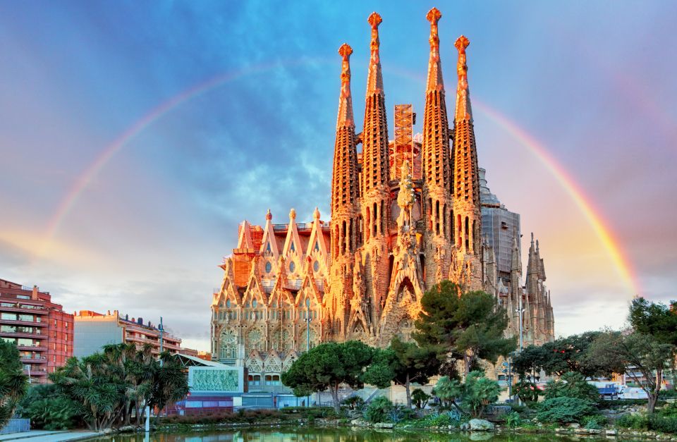 Roman and Medieval Side of Barcelona – Private Walking Tour