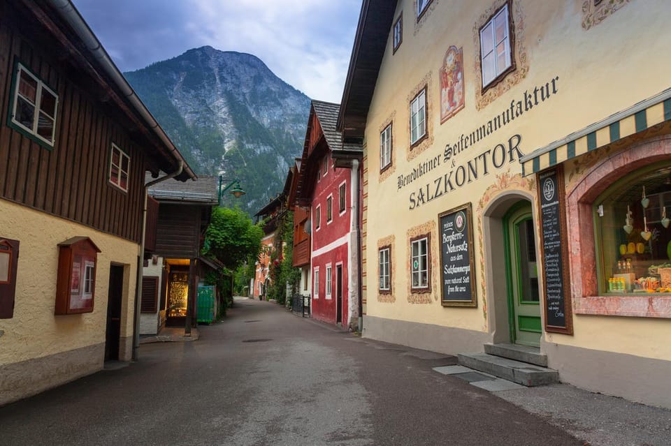 Romantic Scenic Walking Tour in Hallstatt - Good To Know