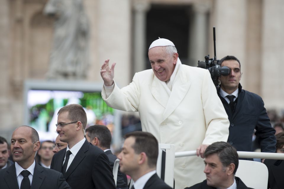 Rome: Escorted Papal Audience Experience With Entry Ticket - Key Points