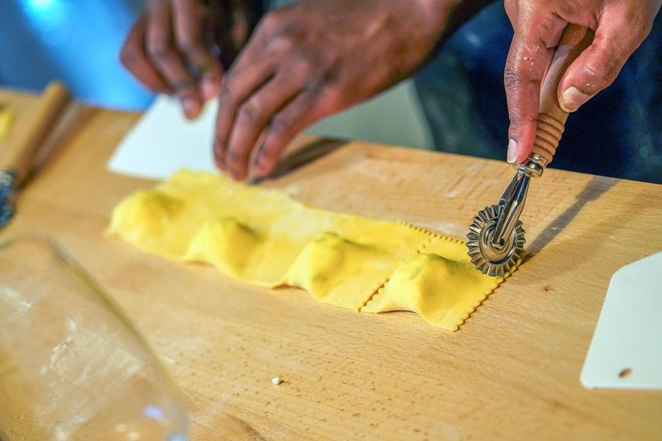 Rome: Fresh Pasta-Making Class With Local Italian Chef - Key Points