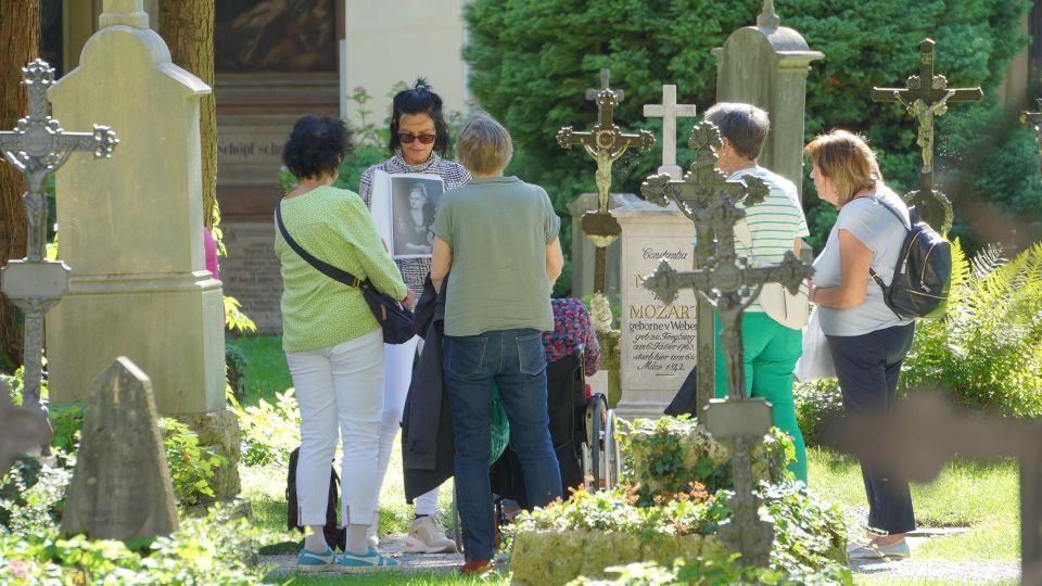 Salzburg: Mozart Tour & City Tour With Tasting - Good To Know