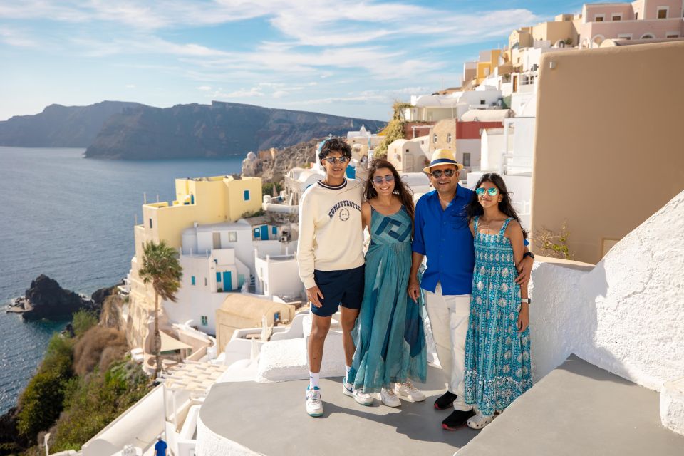 Santorini Family Photoshoot (Oia Village) - Key Points