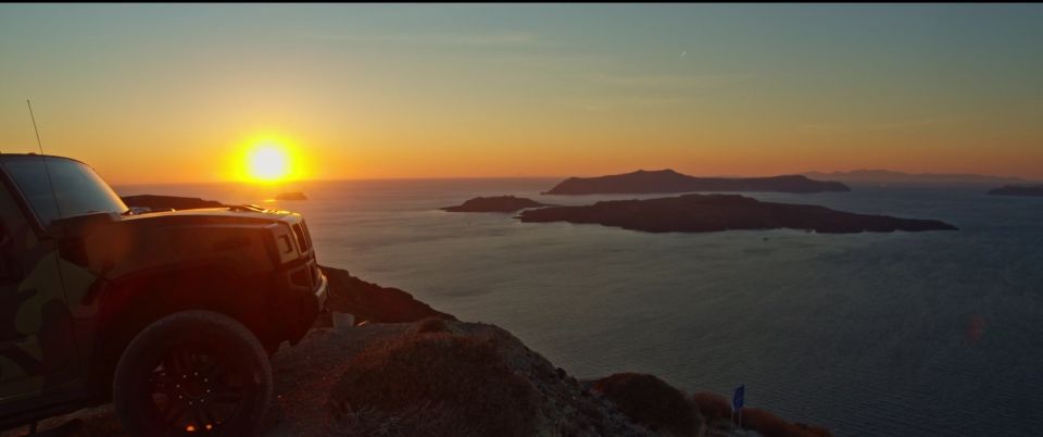 Santorinis Private HUMMER Adventures - Key Points