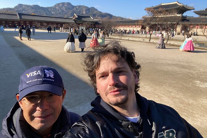 Seoul : Private Tour With a Local Guide ( Best Walking Tour ) - Key Points