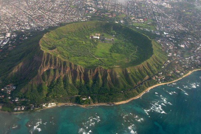 Shaxi Diamond Head Hiking and Waikiki Tour