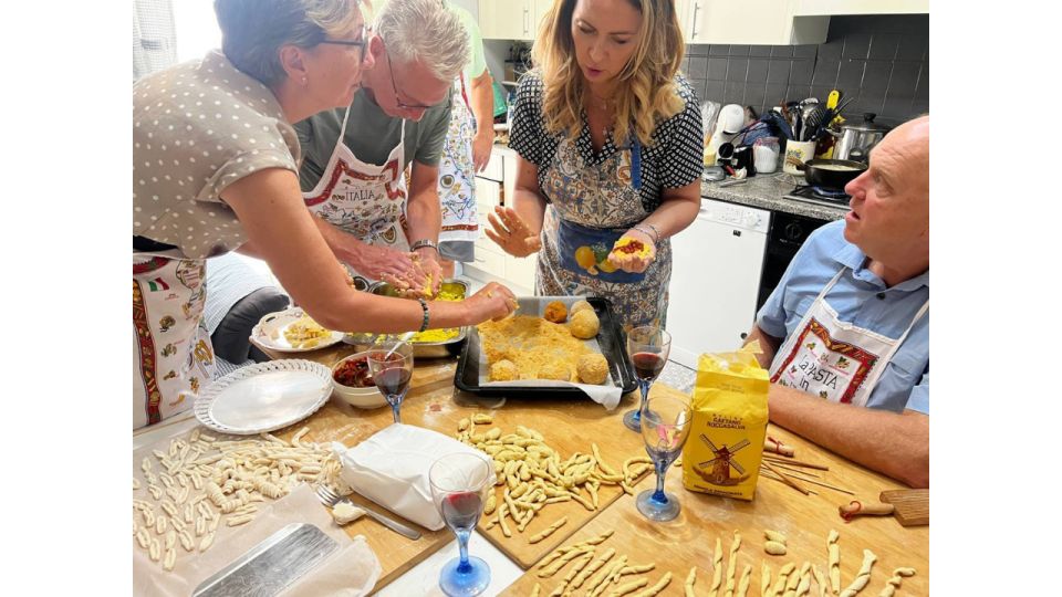 Siracusa: Typical Sicilian Cuisine Cooking Class - Key Points