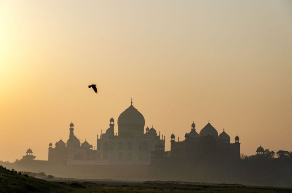 Splendor of Agra on a Day Tour by Gatimaan Train - Key Points