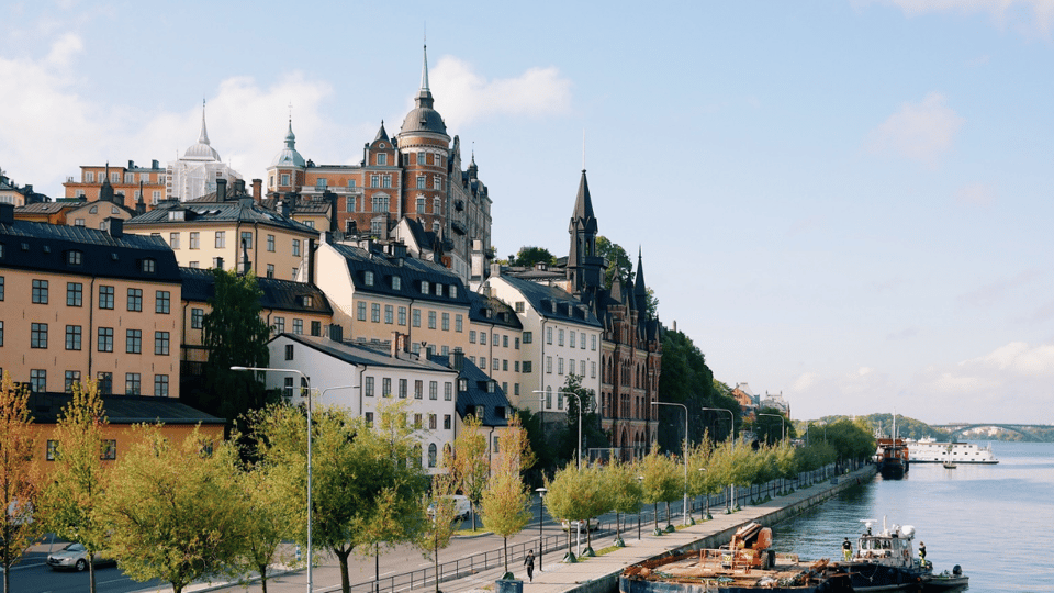 Stockholm: Old Town Walking Tour, Stories and Secrets - Key Stops on the Route