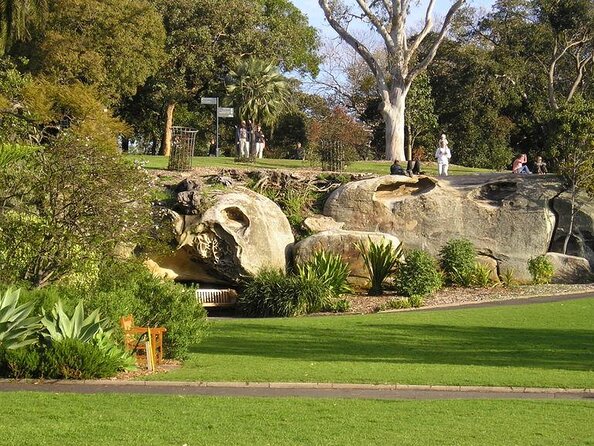 Sydney Sightseeing Bus Tour With Bondi Beach - Key Points