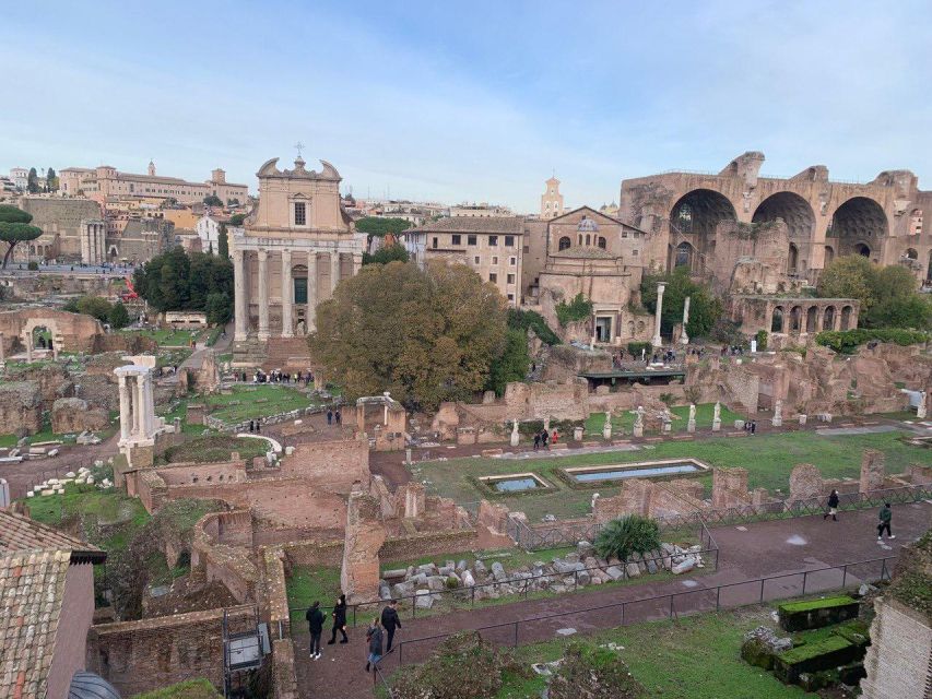 The Colosseum & Roman Forum With an Archaeologist - Key Points