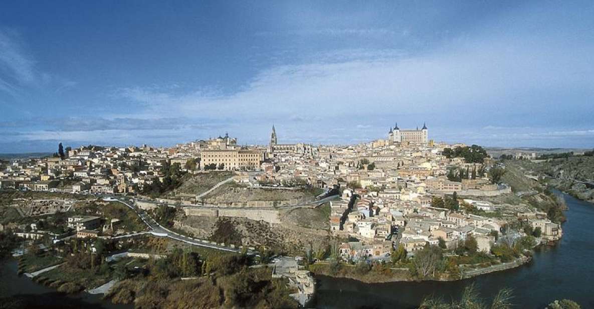 Toledo: Private Monuments Walking Tour With Monument Entry - Key Points