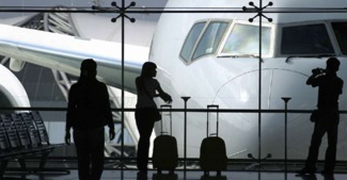 Ushuaia: Shared One-way Airport Transfer - Key Points
