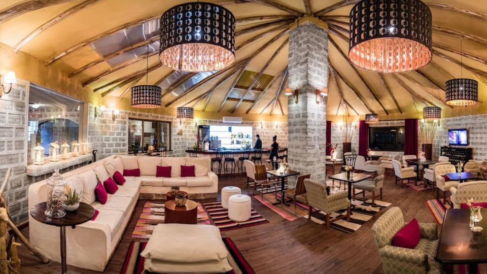Uyuni: Night of Stars + 4 Star Salt Hotel | Private | - Key Points