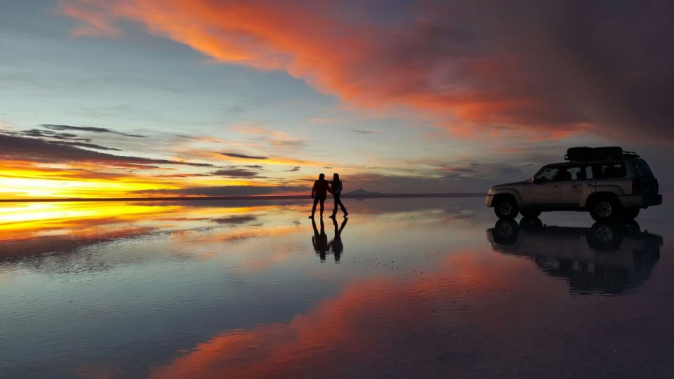Uyuni Salt Flat at Sunset and Starry Night | Private Tour | - Key Points