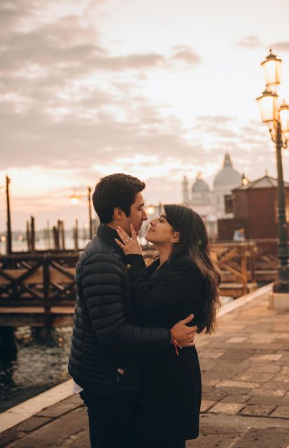 Venice: Photoshoot in Iconic Locations With Photographer - Key Points