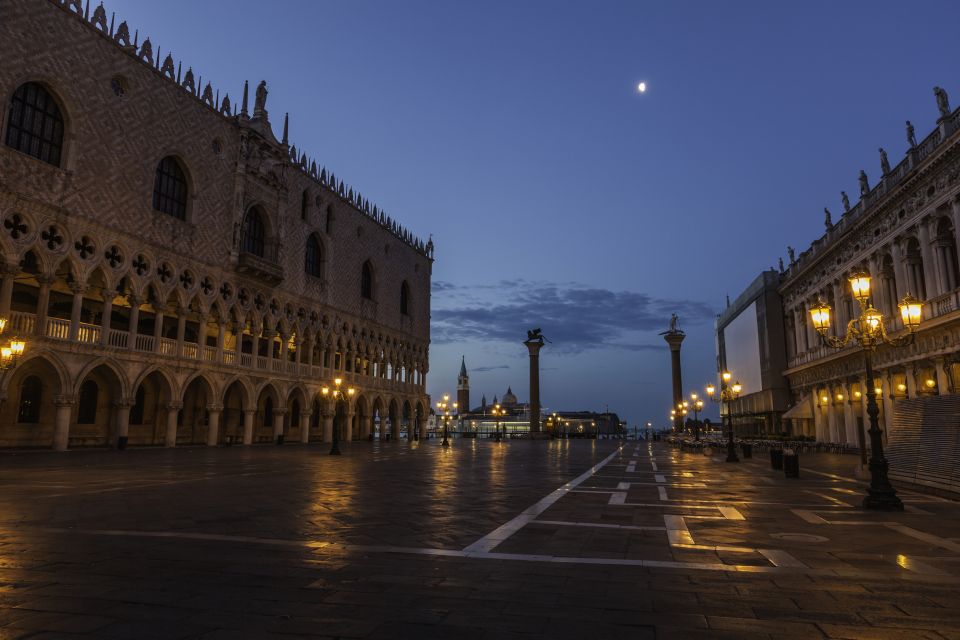 Venice: Private Ghost Tour and Gondola Ride - Key Points