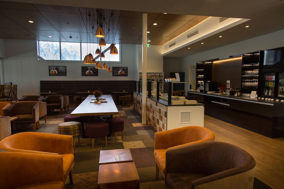 ZQN Queenstown Airport: Manaia Lounge Access - Key Points