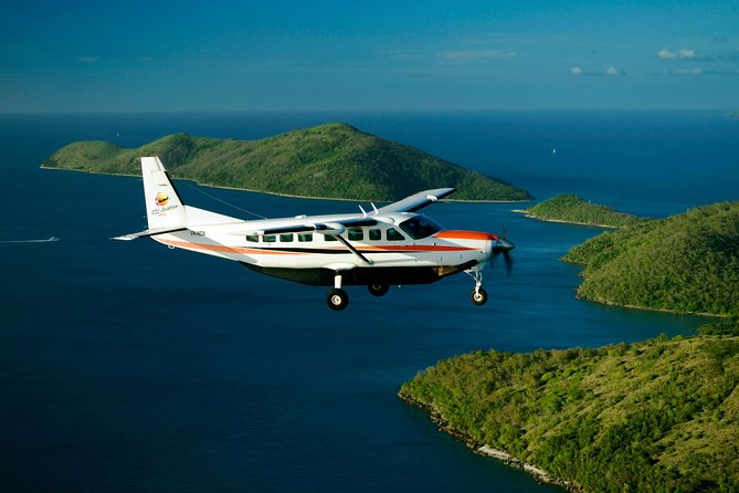 1-Hour Great Barrier Reef and Island Whitsundays Scenic Flight