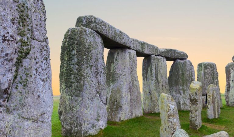 6-Hour Private Trip From London to Stonehenge