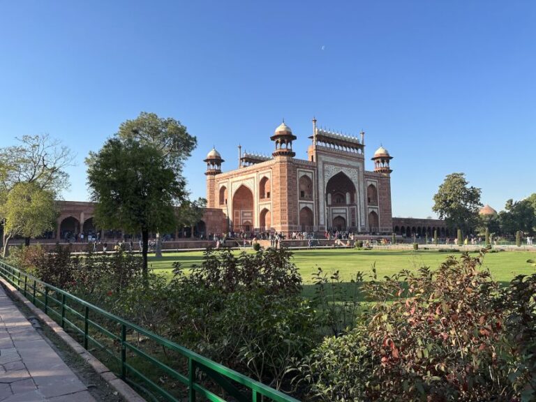 Agra: Taj Mahal and Agra Fort Private Skip-the-Line Tour