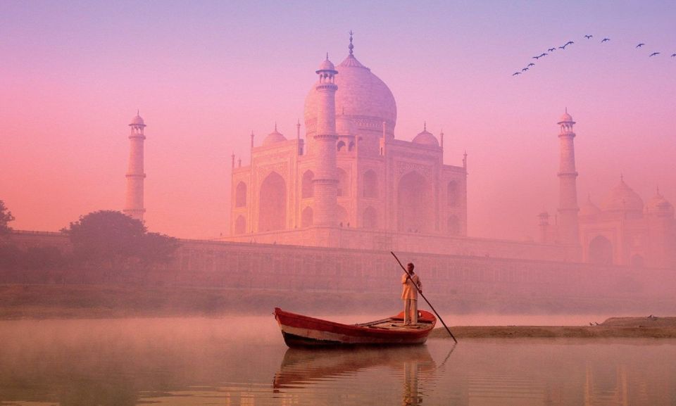 Amazing Sunrise Taj Mahal and Agra Fort Tour