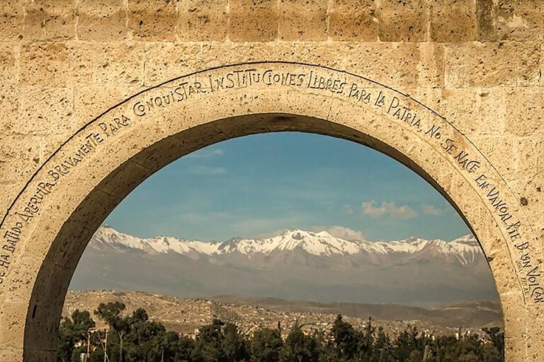 Arequipa: City Tour and Santa Catalina Monastery