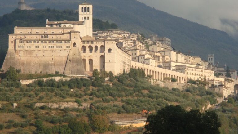 Assisi: Basilica of Saint Francis Tour