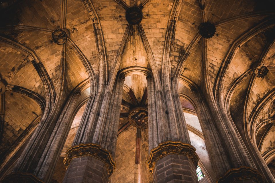 Barcelona: Gothic Quarter & La Sagrada Familia Private Tour