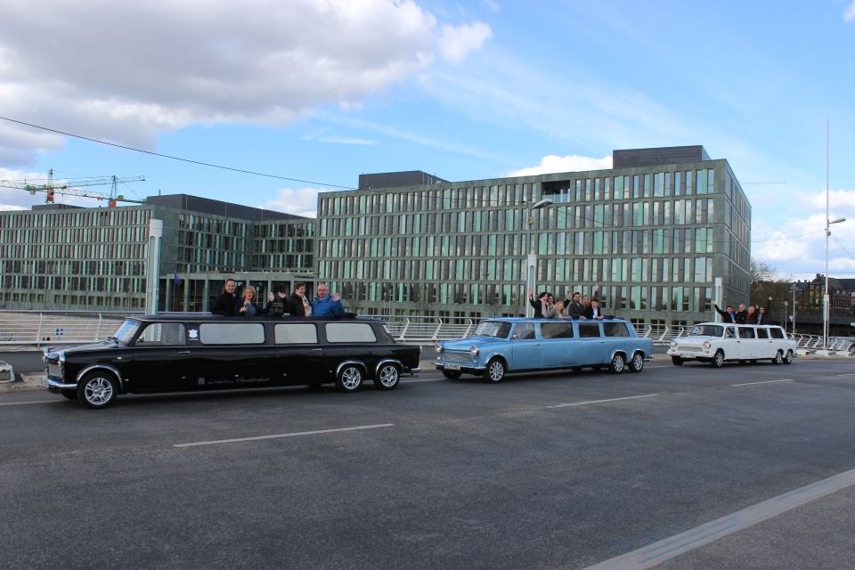 Berlin: Trabi Limousine Airport Transfer With City Tour