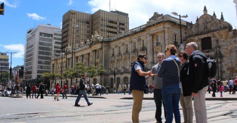 Bogotá: Private Candelaria Walking Tour and Gold Museum