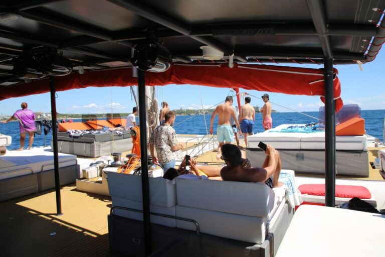 Cambrils: Private Catamaran Luxury 3h Drinks,Snacks Pickup