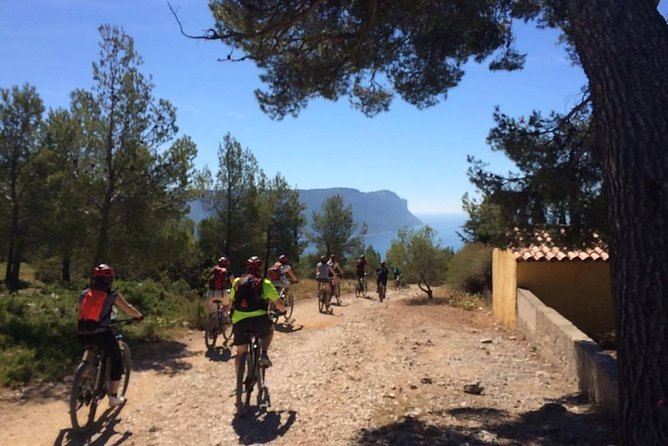 Cassis: Three Calanques Tour by Electric Mountain Bike