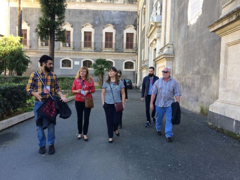 Catania: Nighttime Street Food Small Group Tour