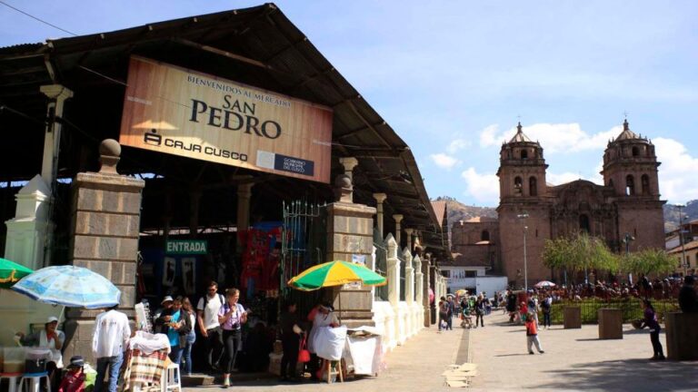 Cusco : Tour of the San Pedro Market and Cooking Class