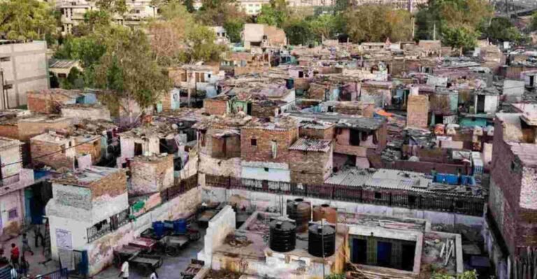 Delhi Half Day Slum Walking Tour With Guide