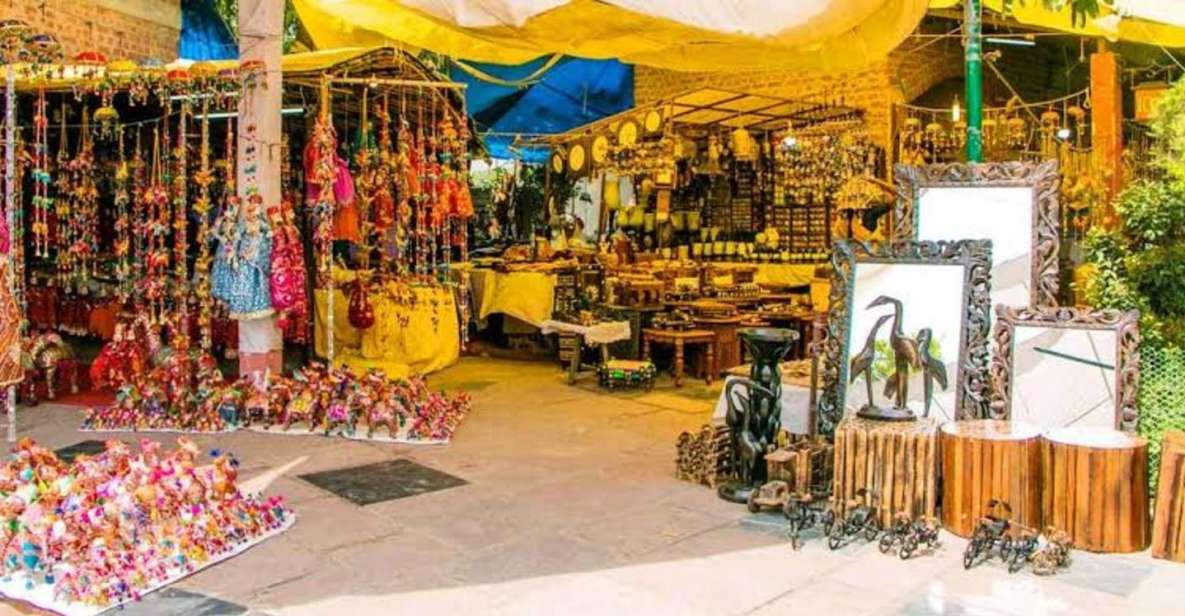 Delhi: Private Shopping Tour With Guide and Transfer