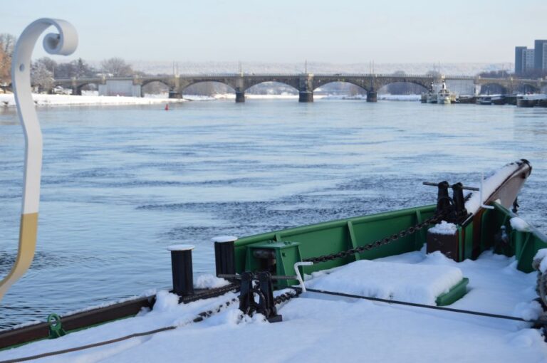 Dresden: Paddle Steamer Winter Cruise to Pillnitz