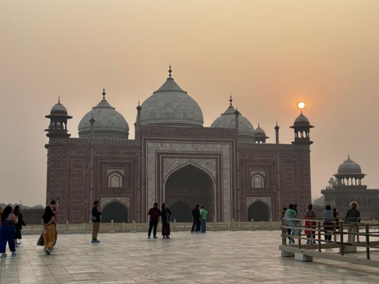 From Delhi: Private Taj Mahal, Agra Fort, and Baby Taj Tour