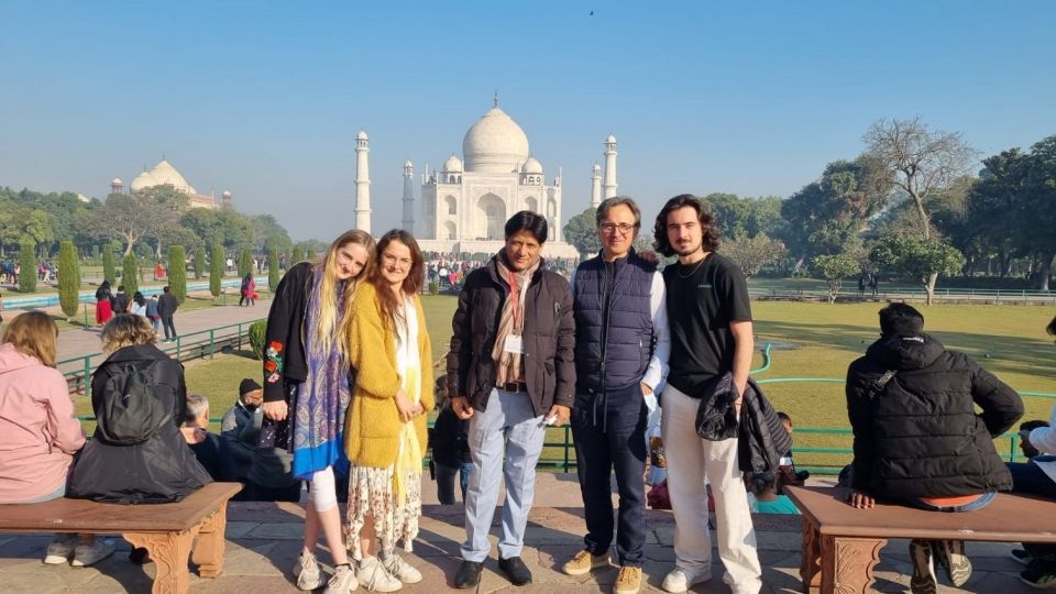 From Delhi: Taj Mahal & Agra Fort Day Trip by Gatiman Train