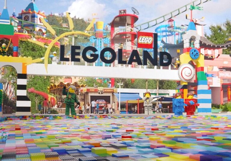 From London: LEGOLAND® Windsor Resort Entry & Coach Transfer