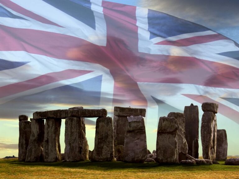 From London: Stonehenge and Bath Full-Day Tour