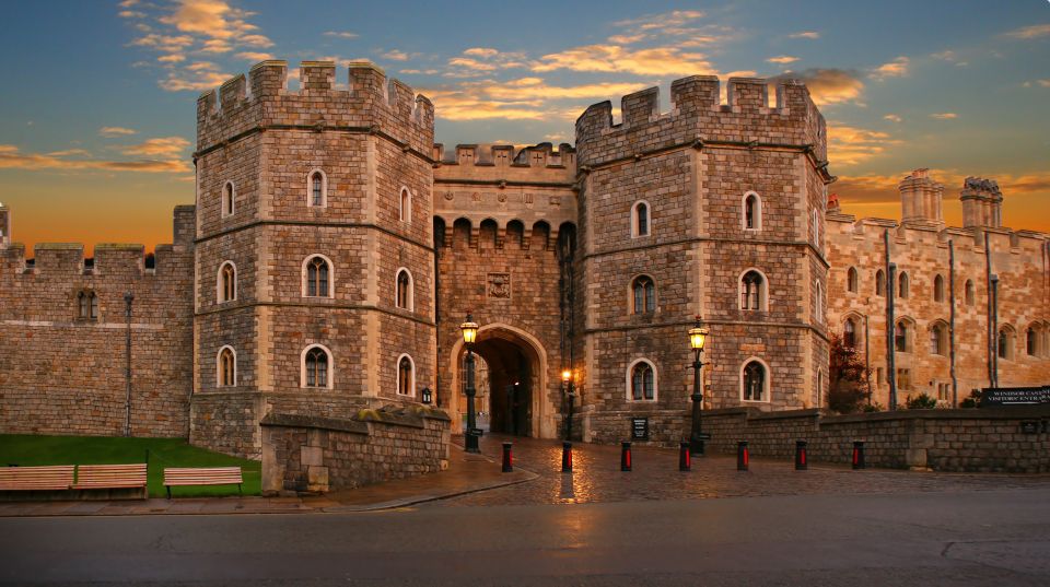 From London: Stonehenge, Windsor and Salisbury Guided Tour