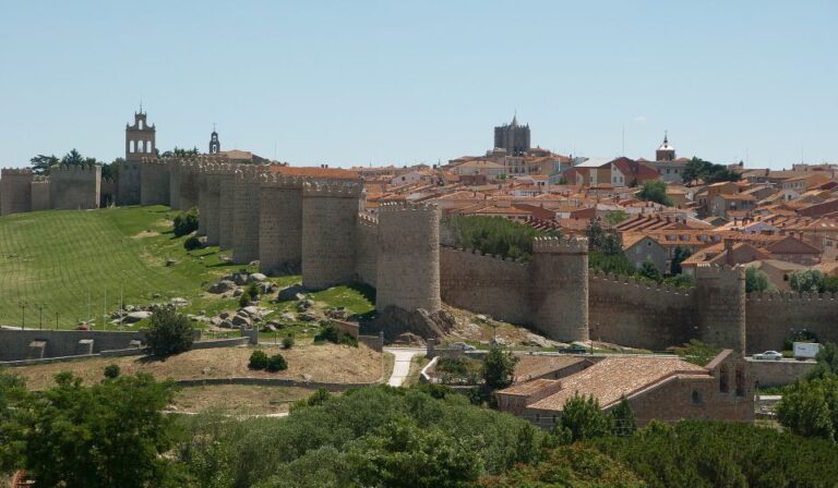 From Madrid: Private Half Day Tour to Avila