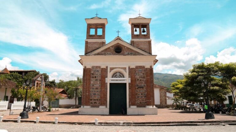 From Medellin: Full-Day Santa Fe De Antioquia Tour