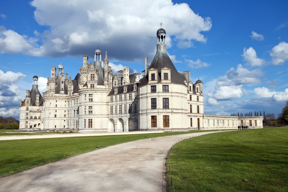 From Paris: Mont St Michel and Loire Valley 2 Day Tour